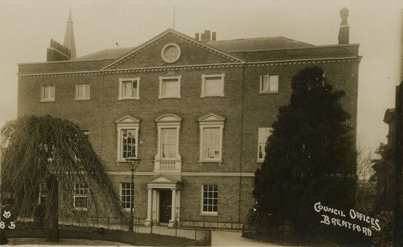 Sepia view of 7-bay Georgian building