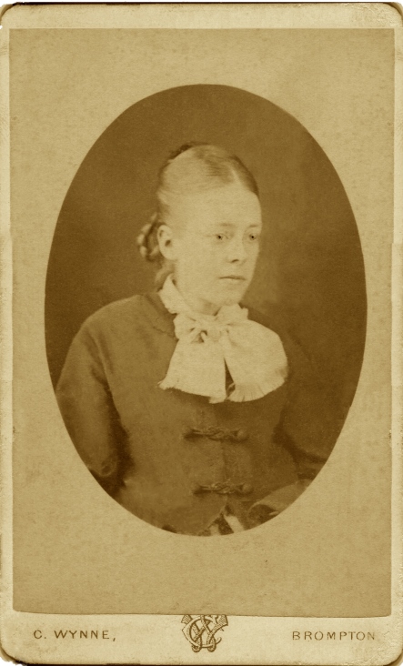 Mounted oval portrait, carte de visite